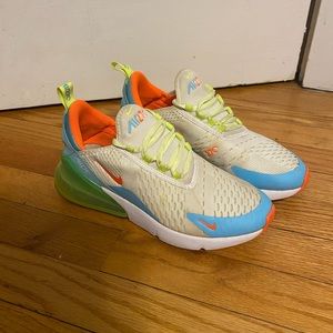Womens Air Max 270s